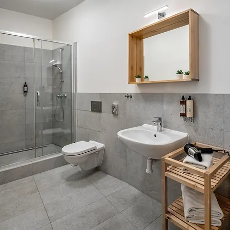 7 Tales Apartments By Adrez Apartment *